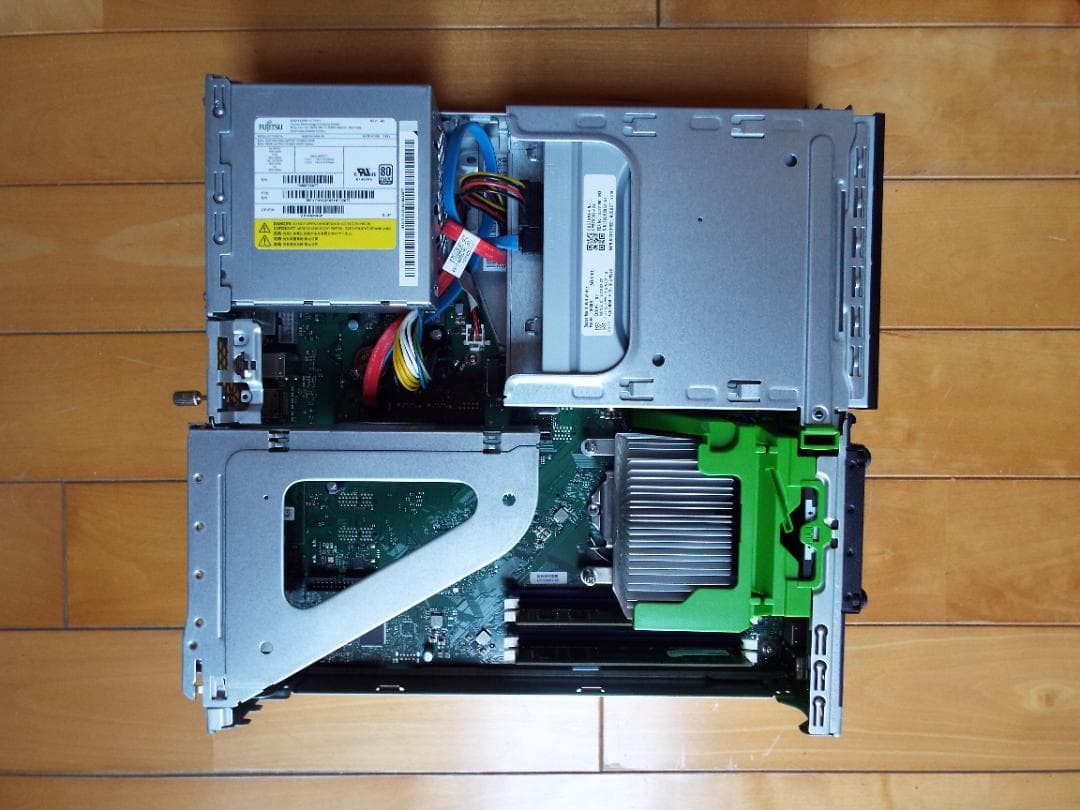 Windowsデスクトップ ESPRIMO D588/TX i3-8100 SSD256G+HDD500G