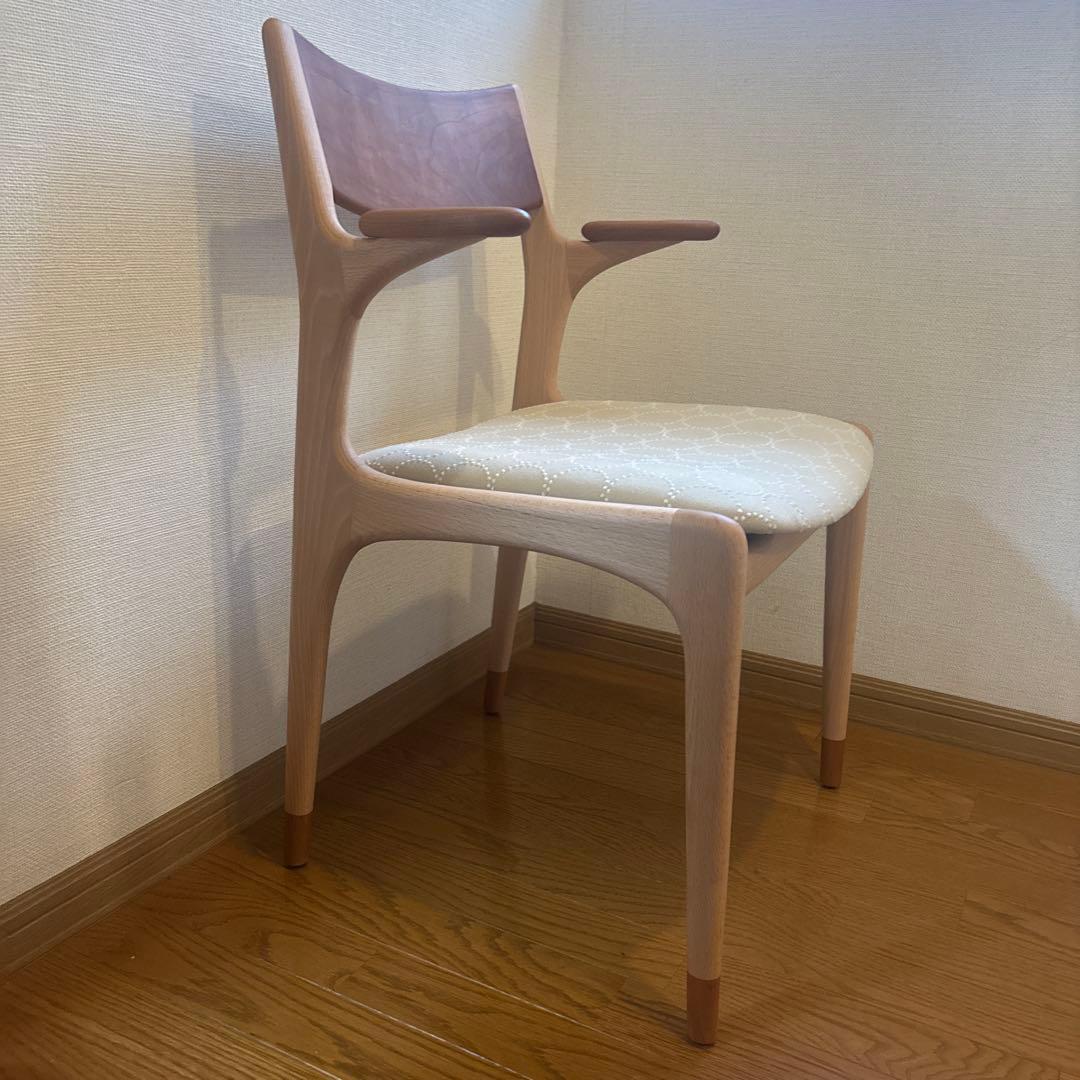 ミナペルホネン生地　enstol国産無垢材 ダイニングチェア　ベージュ