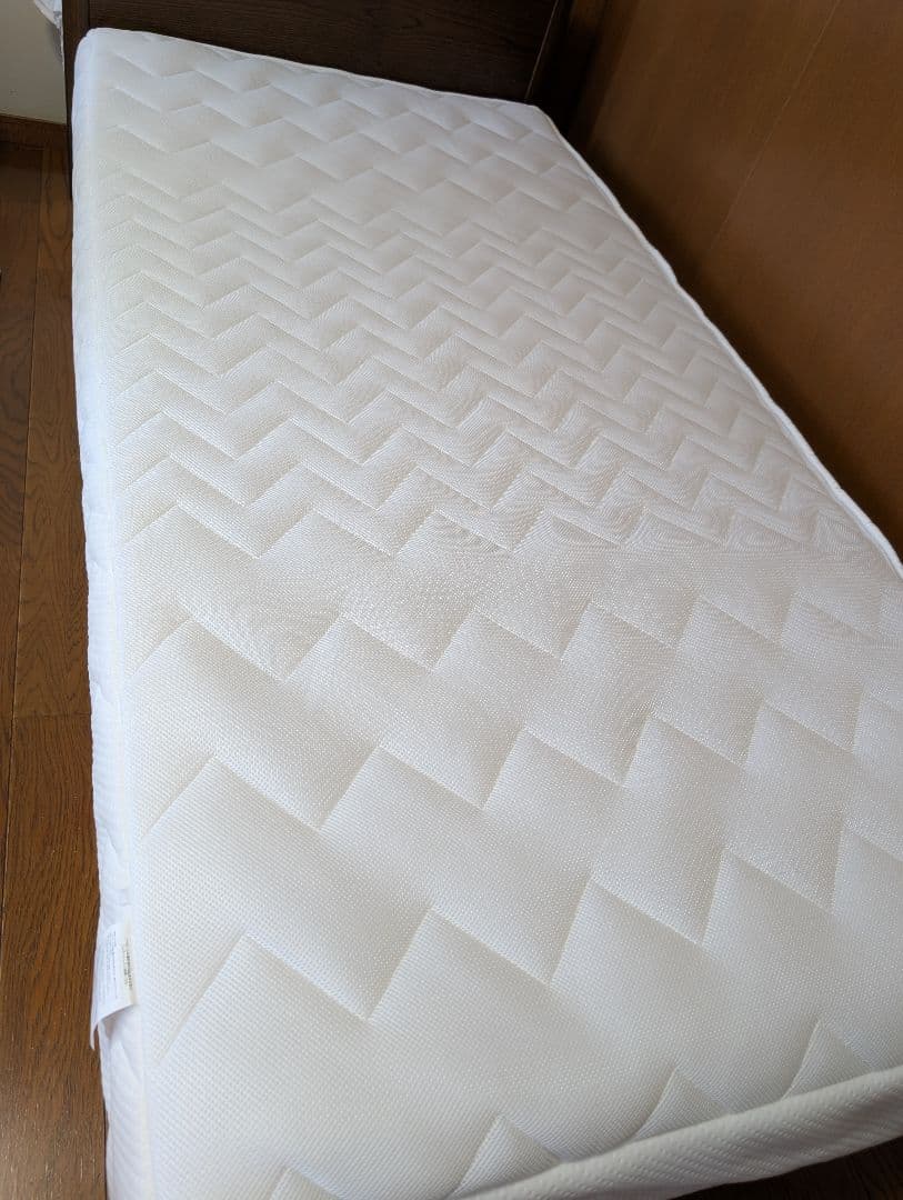 【美品】【送料込み】雲のやすらぎプレミアム　マットレス　シングルサイズ