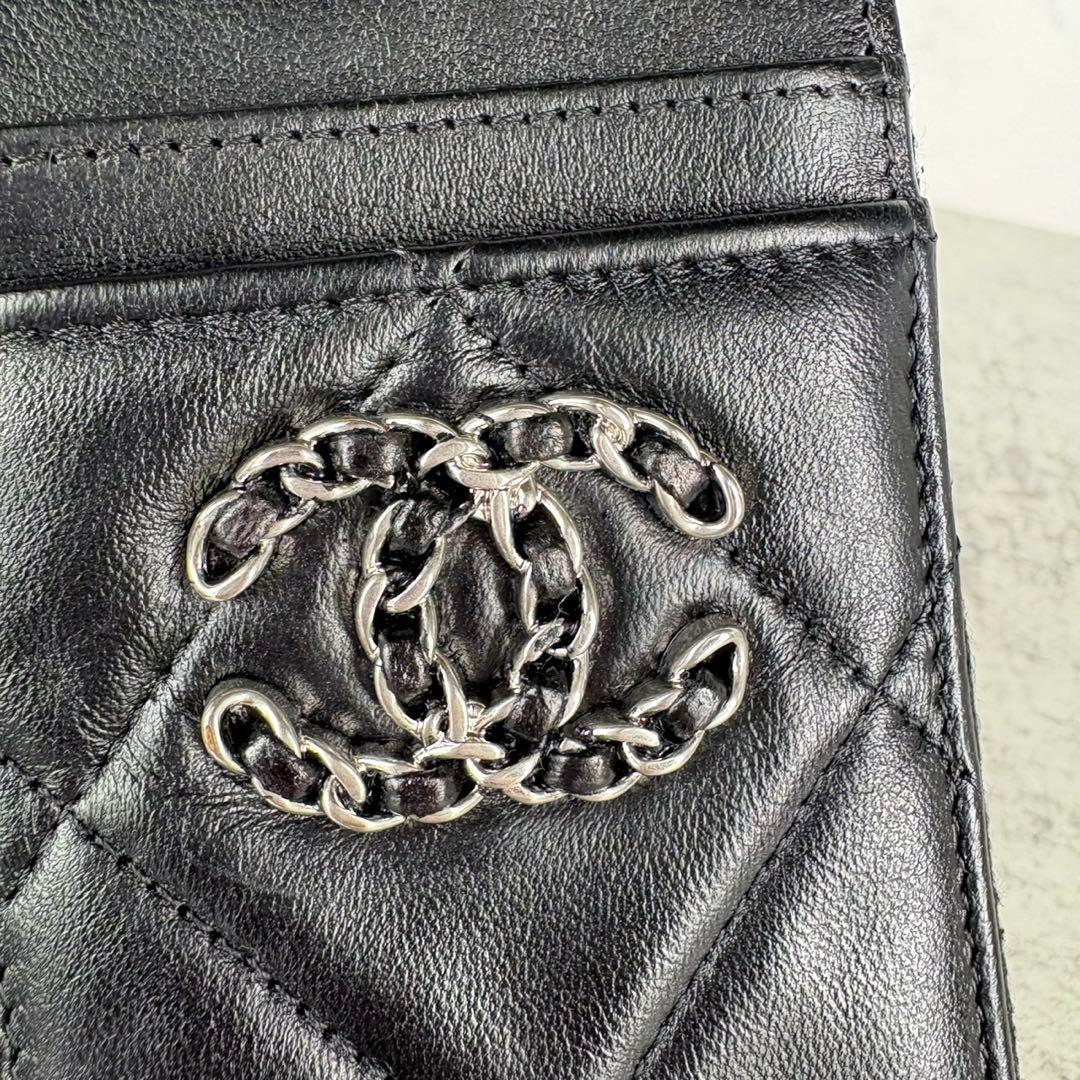 CHANEL 19 ディズヌフ　ケース　フラグメントケース