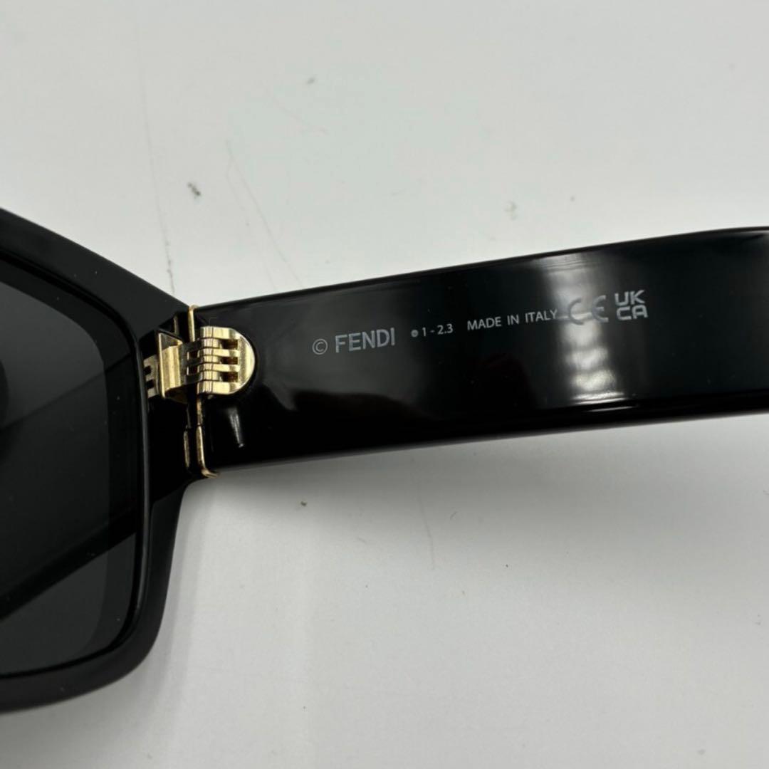 【美品現行品】FENDI サングラス 袋付き フェンディ メガネ アクセサリー
