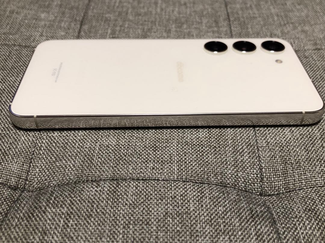 Samsung Galaxy S23 docomo ホワイト