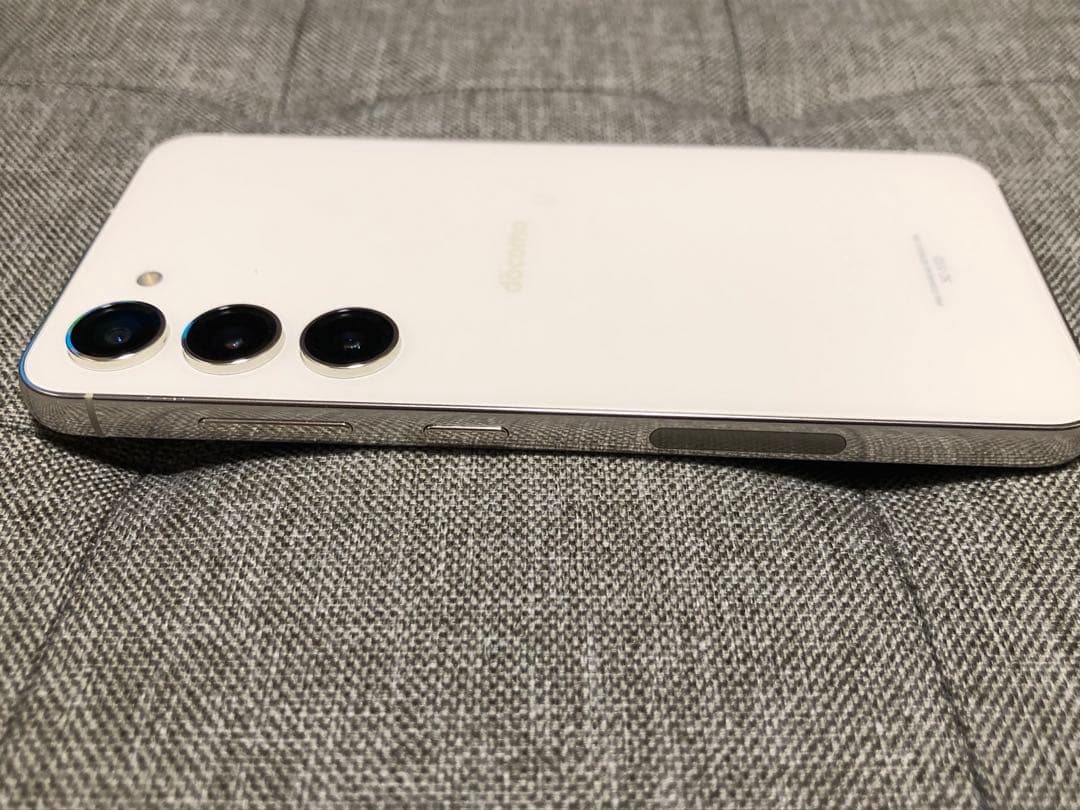 Samsung Galaxy S23 docomo ホワイト