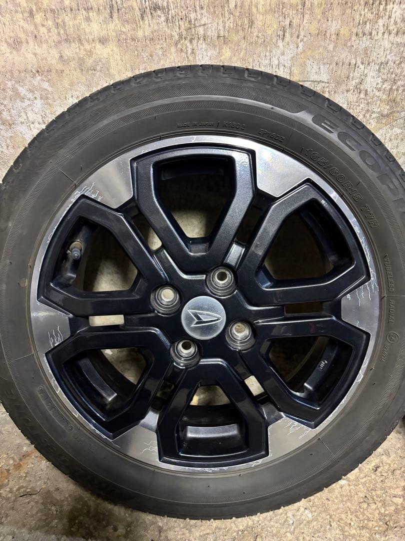 ① 送料込みにしました！　ダイハツ純正アルミホイール　　15インチ　2本のみ