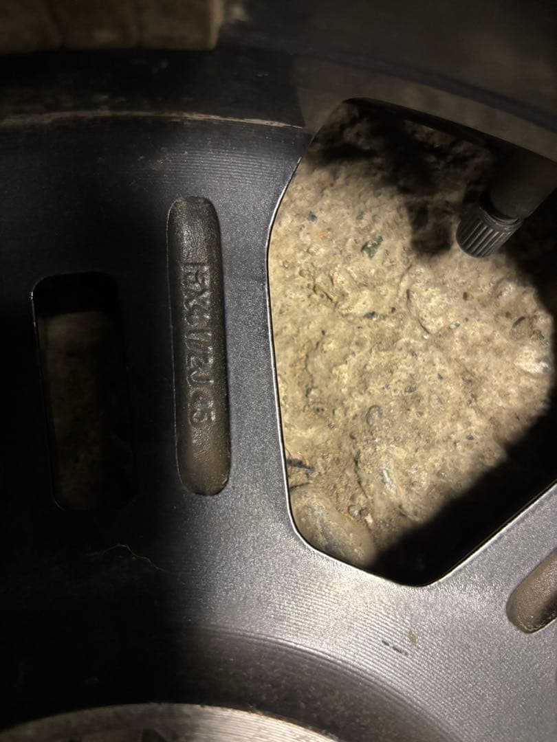 ① 送料込みにしました！　ダイハツ純正アルミホイール　　15インチ　2本のみ