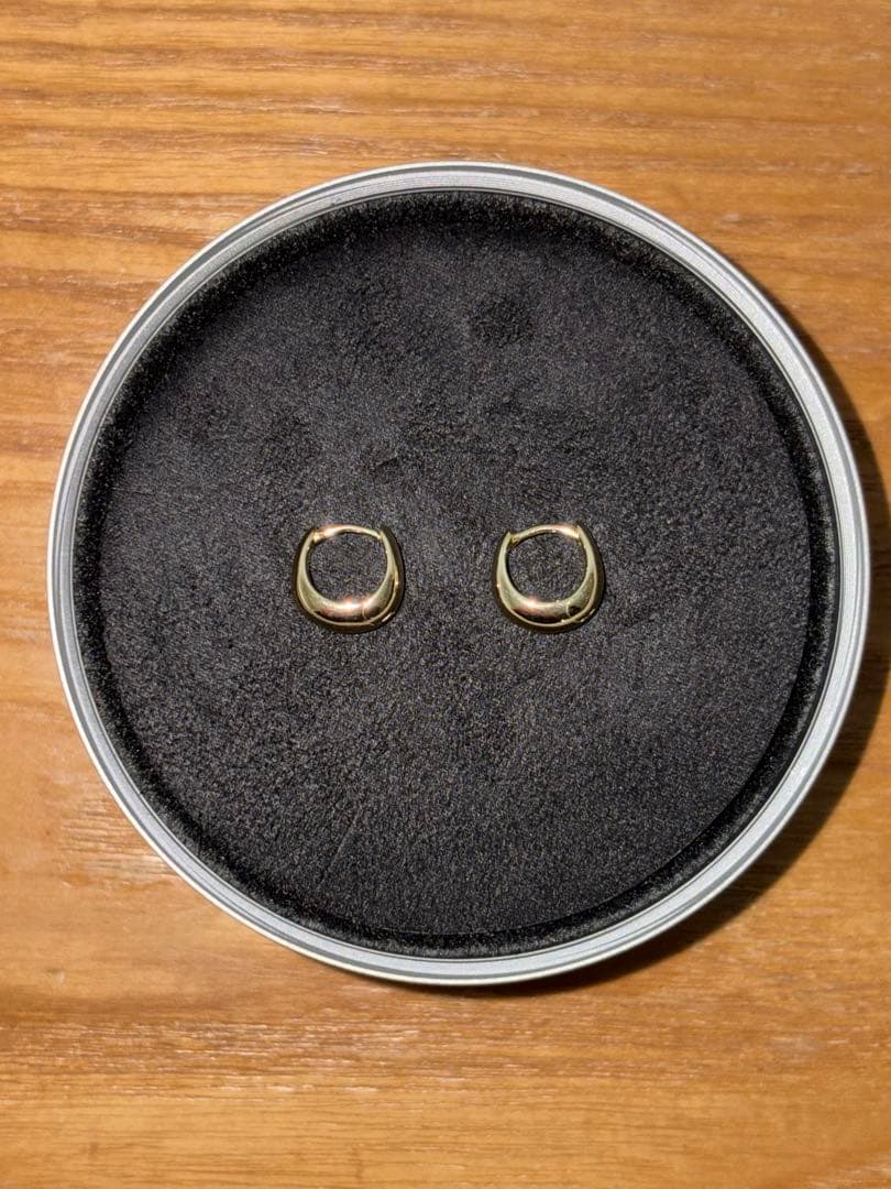 TOM WOOD ピアス Ice Huggies Gold