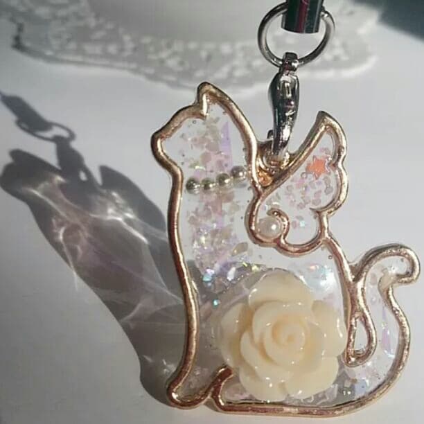 猫の天使のストラップ