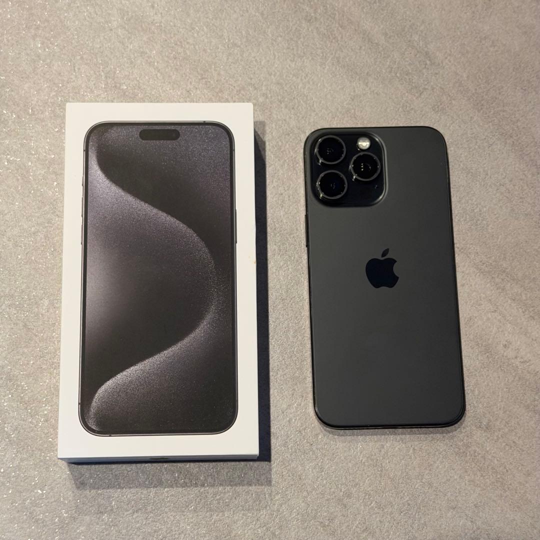 【美品】Apple iPhone15promax 256GBブラックチタニウム