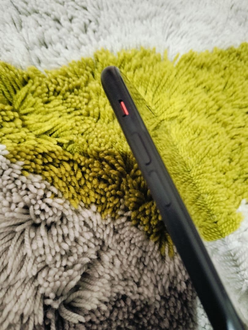 iPhone se 第2世代 128GB 本体 ブラック バッテリー96％ 美品