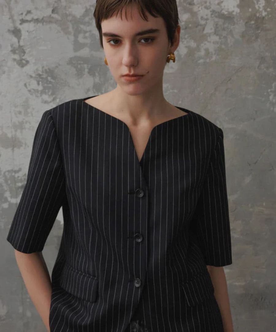 EMOELLE ストライプ ノーカラージャケット ネイビー