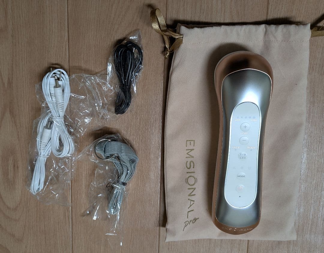 【SPTM】EMSIONAL pro 美顔器《未使用品》箱は有りません