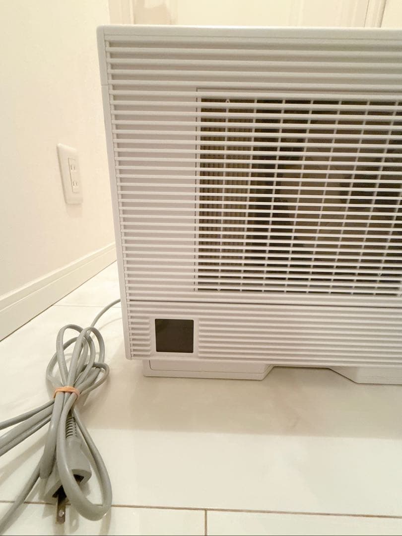 【美品】Panasonic パナソニック衣類乾燥除湿機 F-YZVXJ60-W