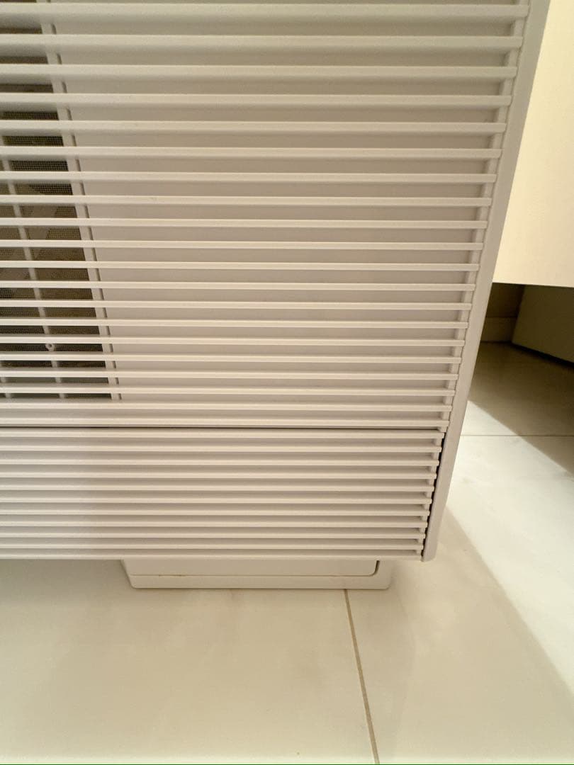 【美品】Panasonic パナソニック衣類乾燥除湿機 F-YZVXJ60-W