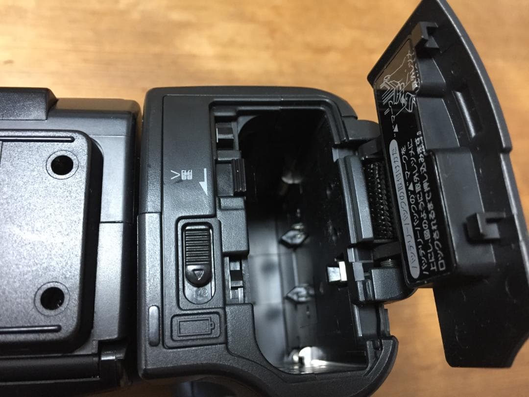 撮影再生ダビングOK 　SHARP　VL-HL15　付属品あり　Hi8　大画面