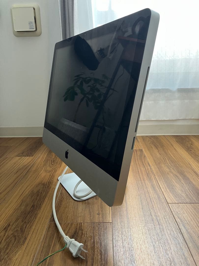 動作品　Apple iMac 21.5インチ シルバー 10.12