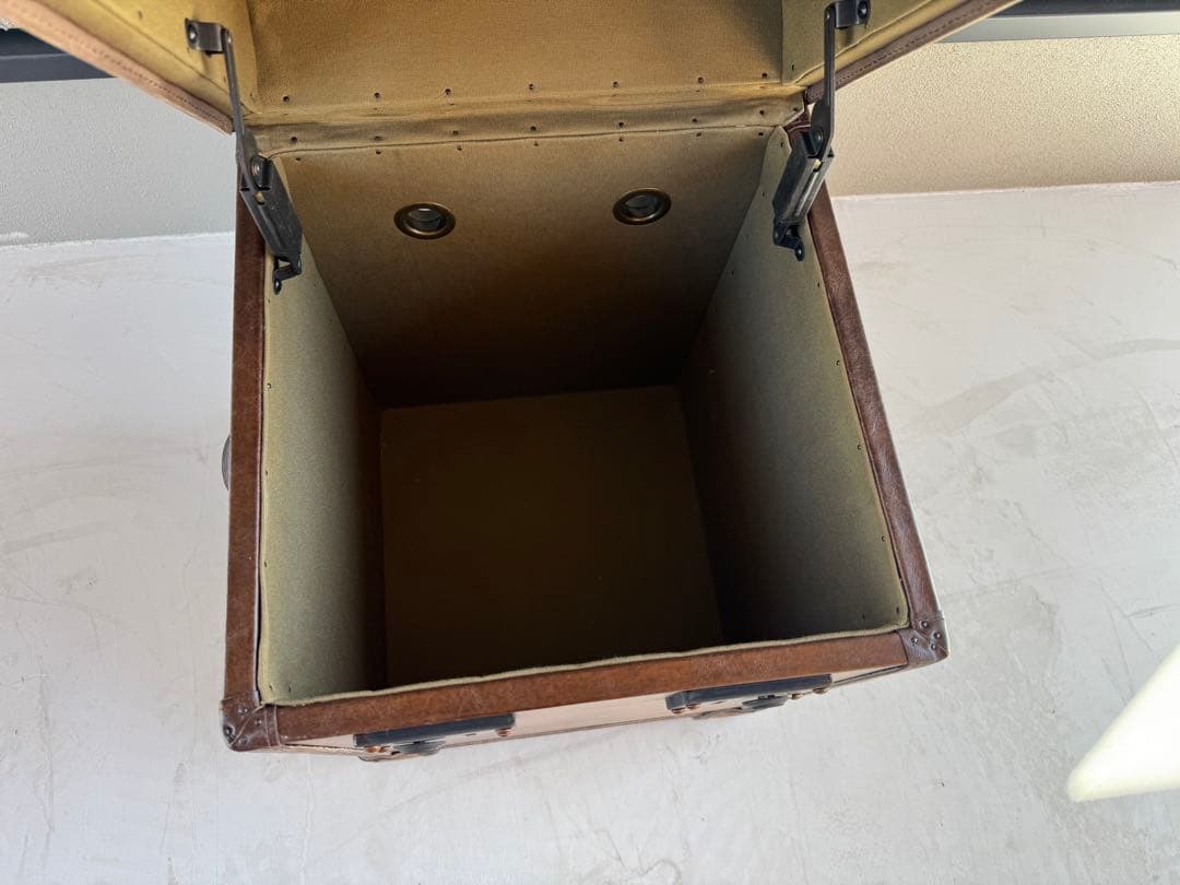 アスプルド　halo ハロ　パリストランク　本革　レザー　キャビネット