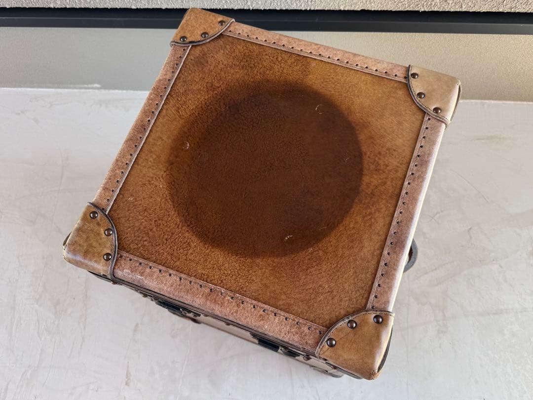 アスプルド　halo ハロ　パリストランク　本革　レザー　キャビネット