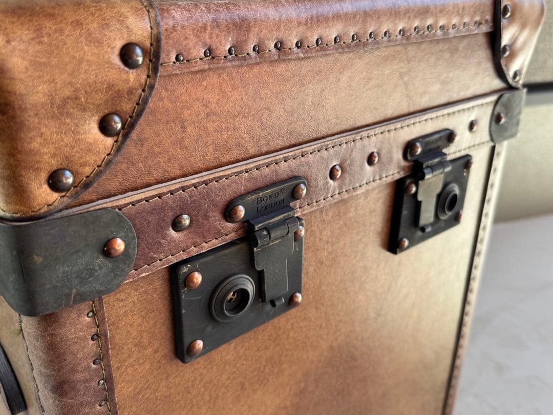 アスプルド　halo ハロ　パリストランク　本革　レザー　キャビネット