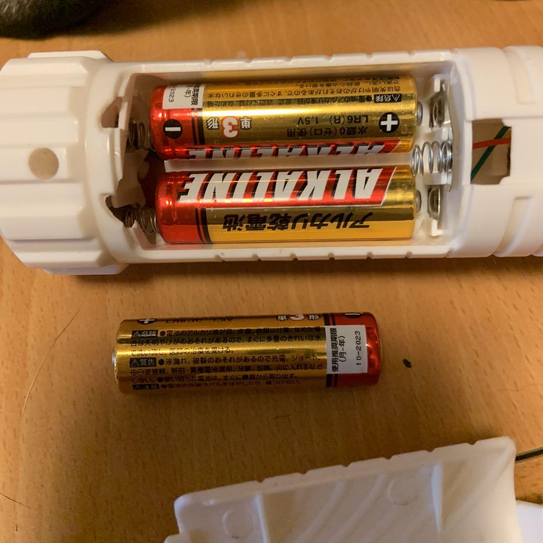 100均で買った潰れてしまった懐中電灯