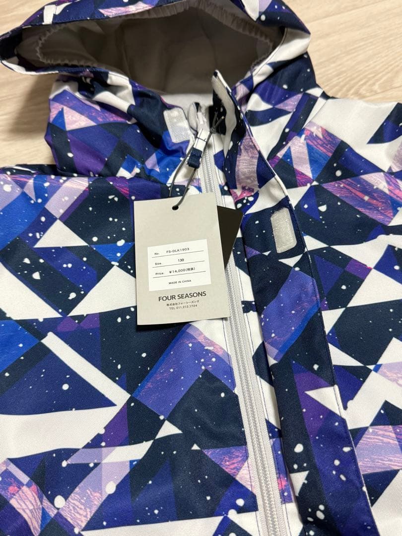 【新品】FOUR SEASONS スノーウェア上下セット　雪