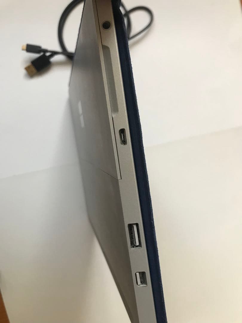 初期化済　充電ケーブル付 Microsoft Surface3 1657