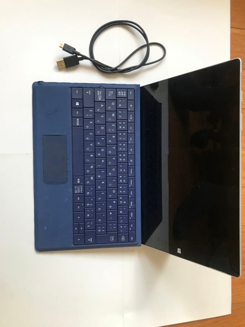 初期化済　充電ケーブル付 Microsoft Surface3 1657