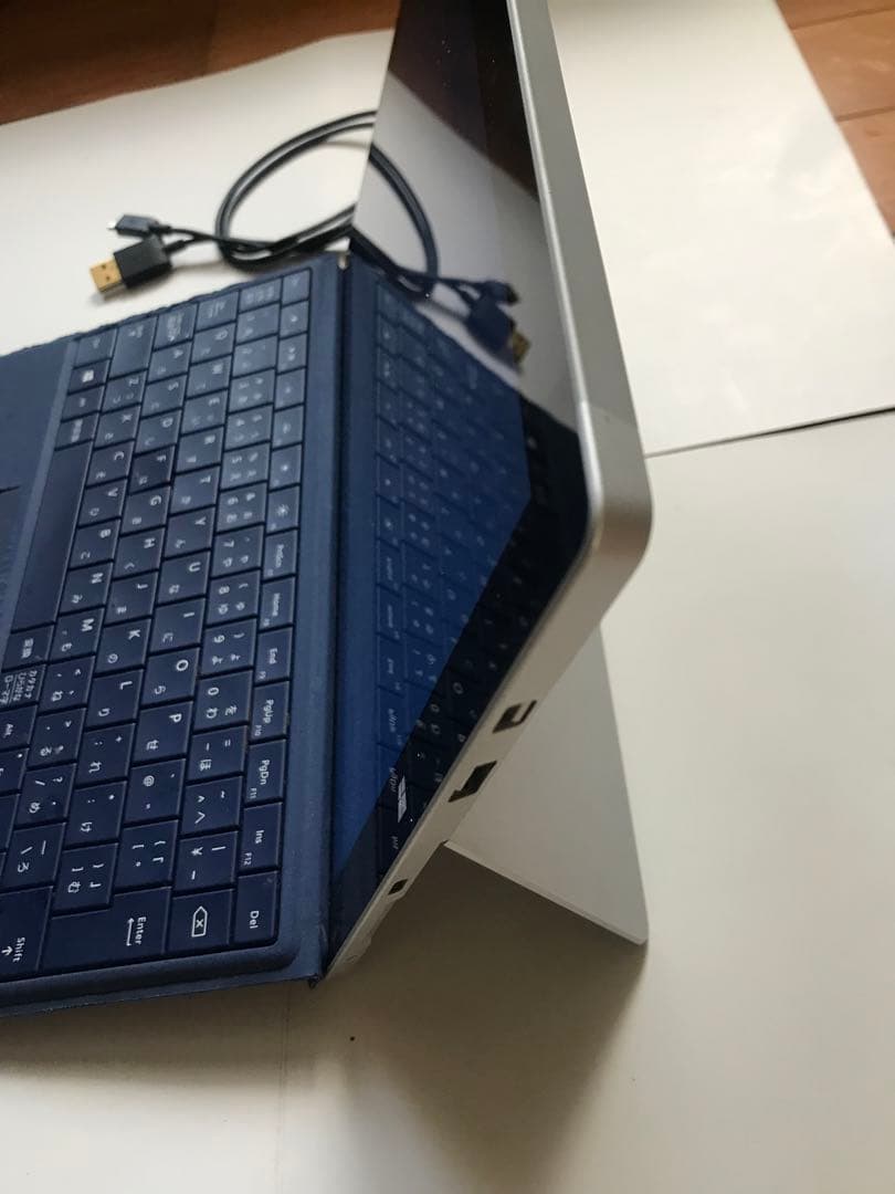 初期化済　充電ケーブル付 Microsoft Surface3 1657