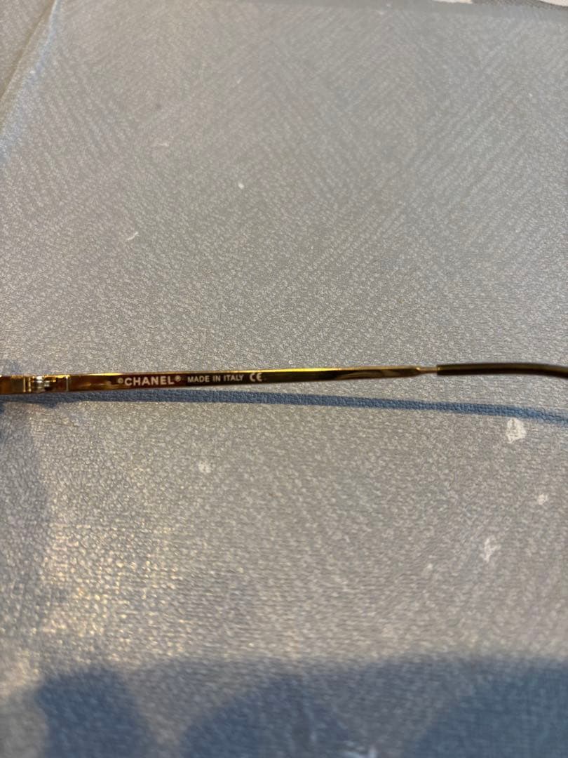 Chanel ゴールドフレーム スクエアサングラス