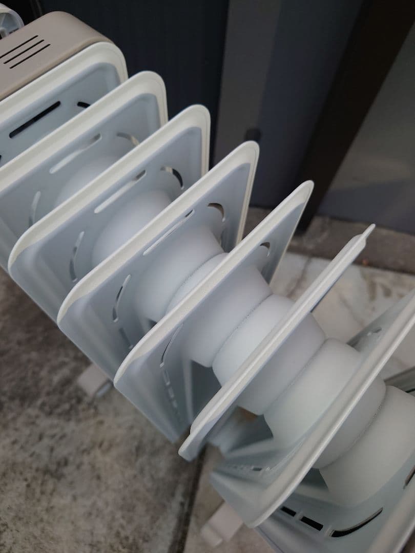 ☆デロンギ オイルヒーター RHJ21F0812-WH