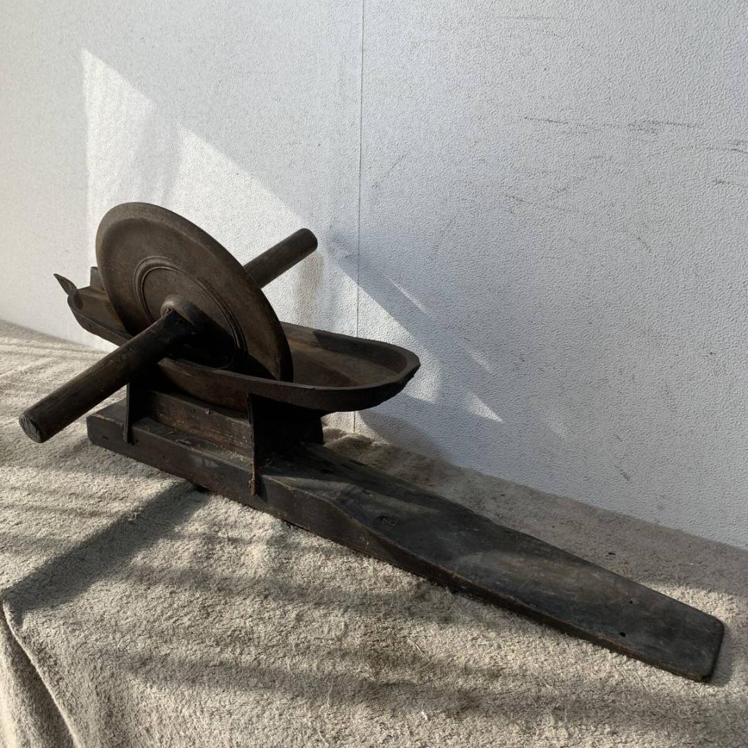 薬研　鉄製　骨董　大きめ　古道具　調剤道具　くすり調合　薬草　　XZ4236