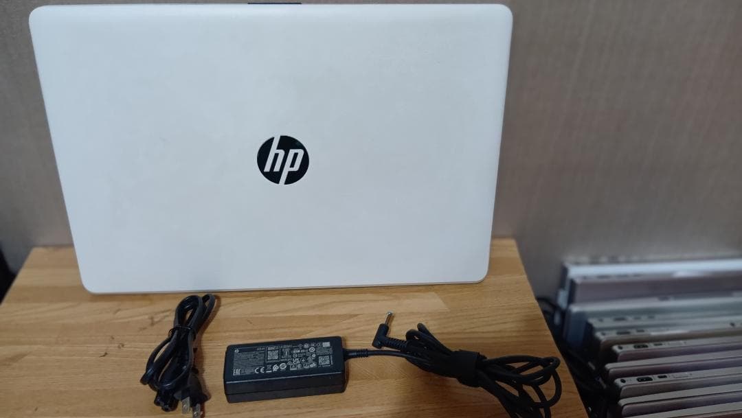 hp 15-bw001AU AMDマーブル調パームレスト③