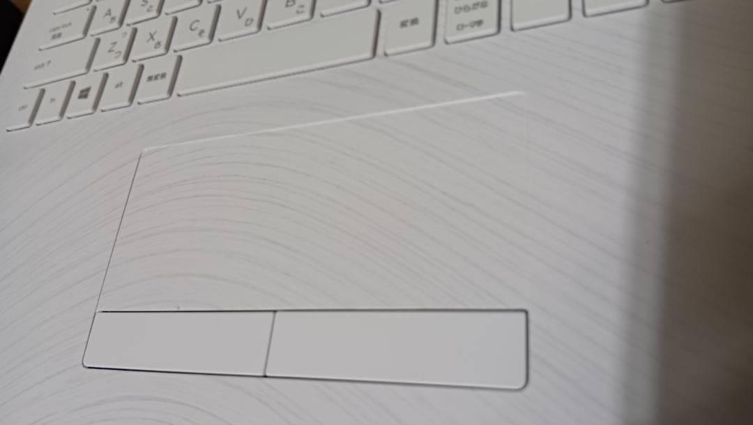 hp 15-bw001AU AMDマーブル調パームレスト③