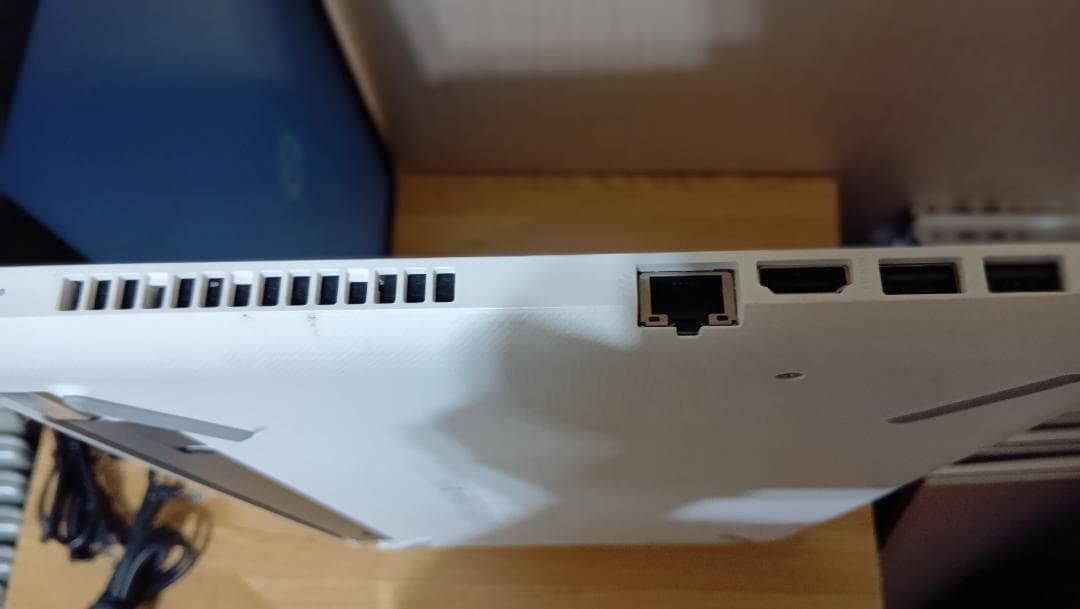 hp 15-bw001AU AMDマーブル調パームレスト③