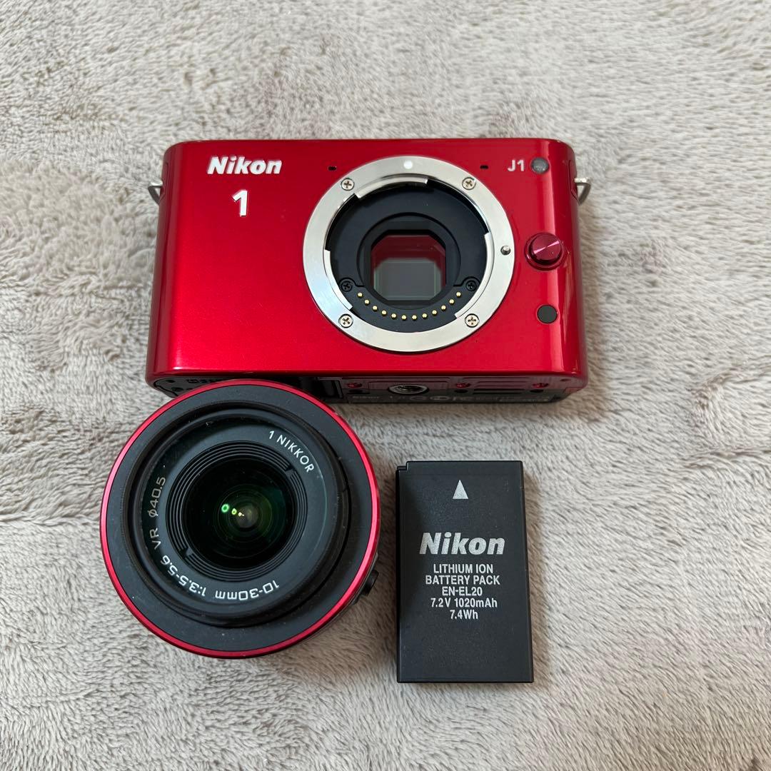 【美品】Nikon 1 J1 レッド 10-30mm レンズ付き