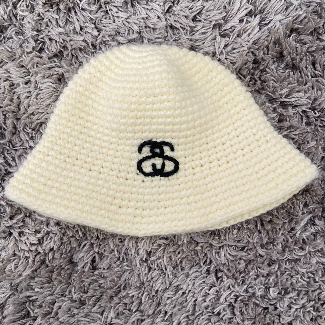 ストゥーシーニットバケハ