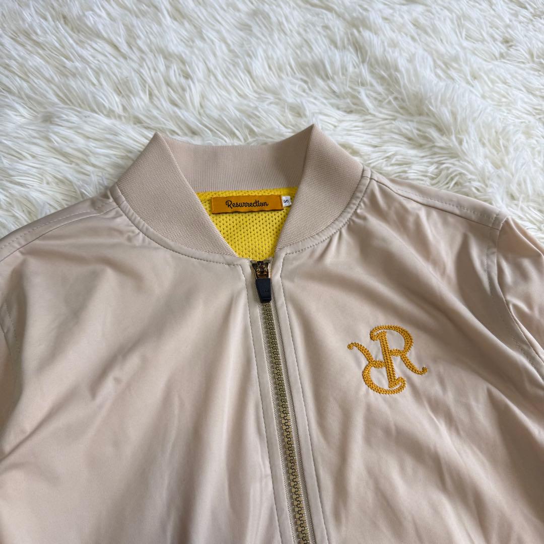 【レザレクション】美品 ジップジャケット ベージュ 刺繍ロゴ S レディース