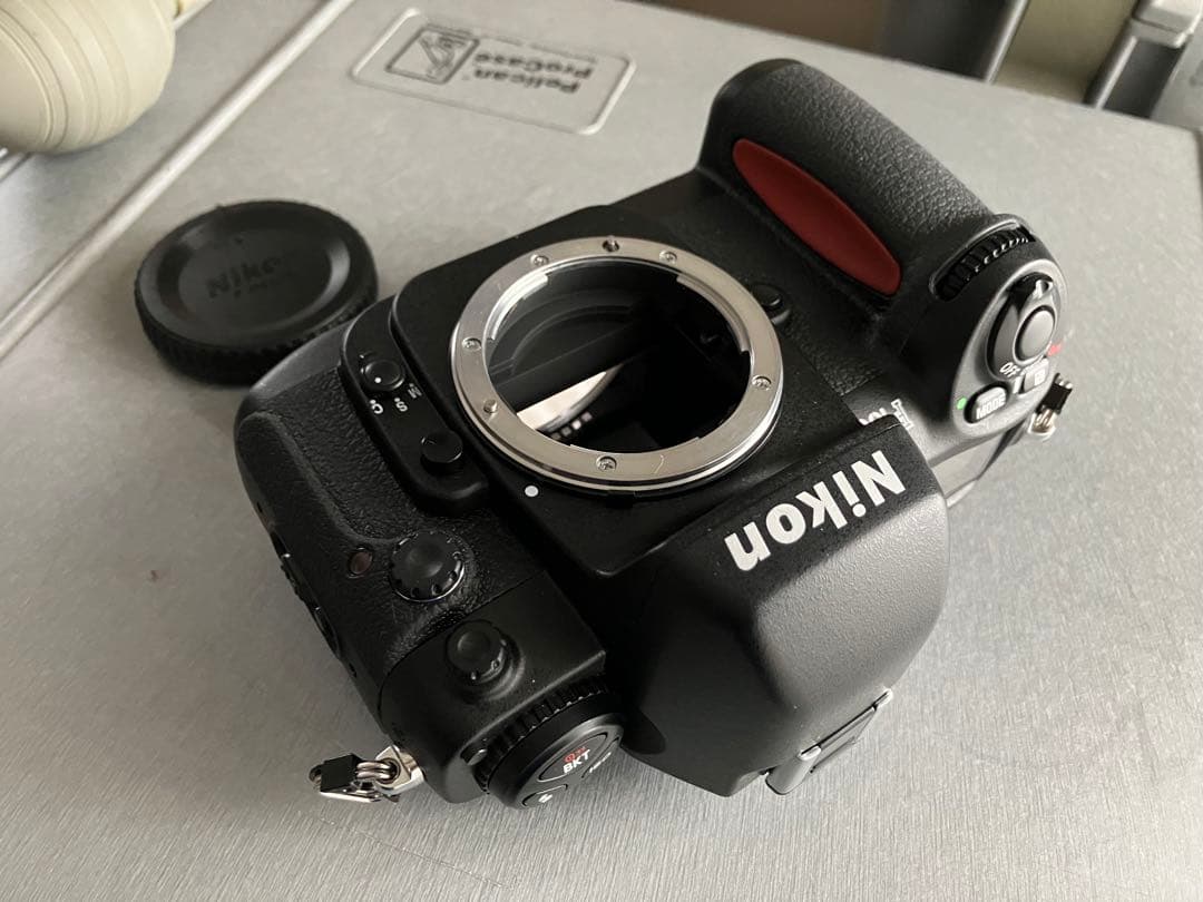 ニコンF100 AFフィルムカメラ実用品(難あり)