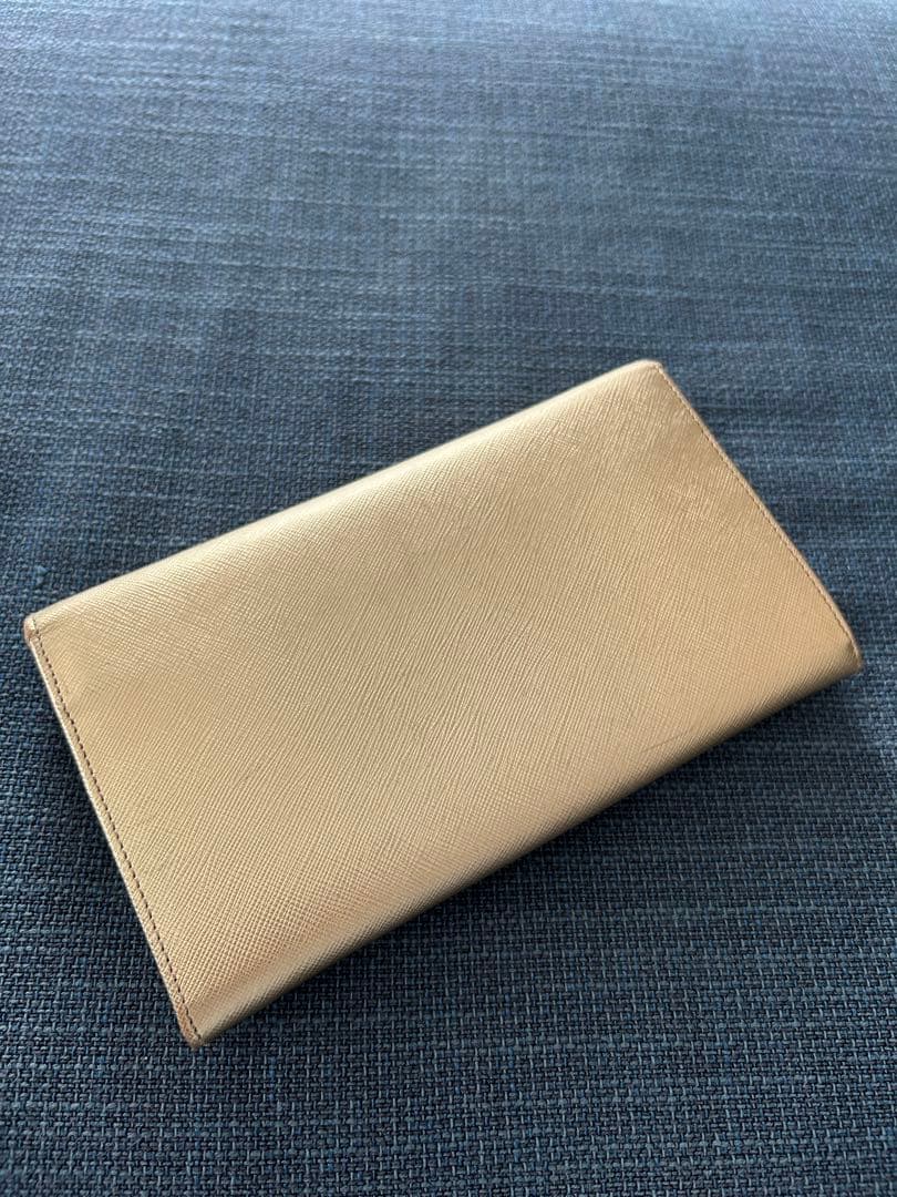 PRADA ゴールド クラッチバッグ