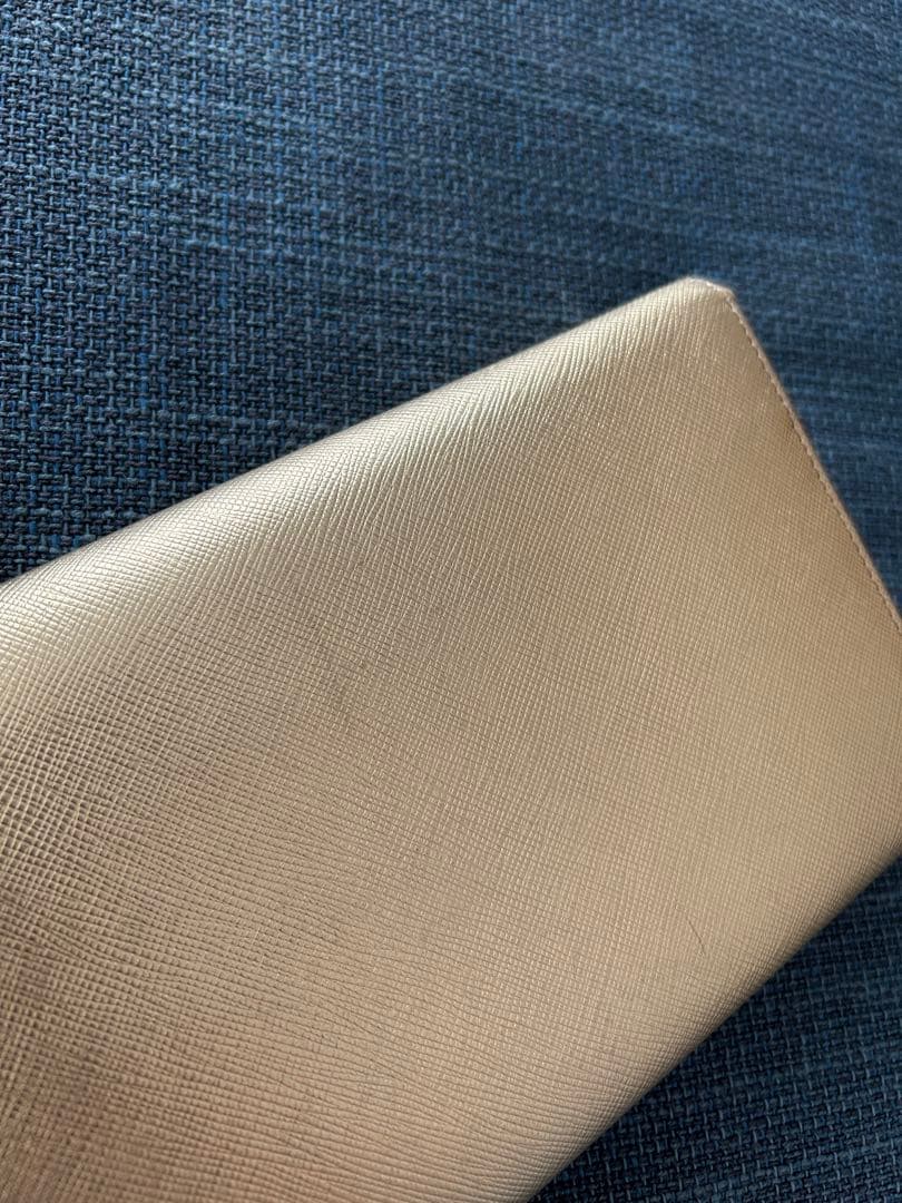 PRADA ゴールド クラッチバッグ