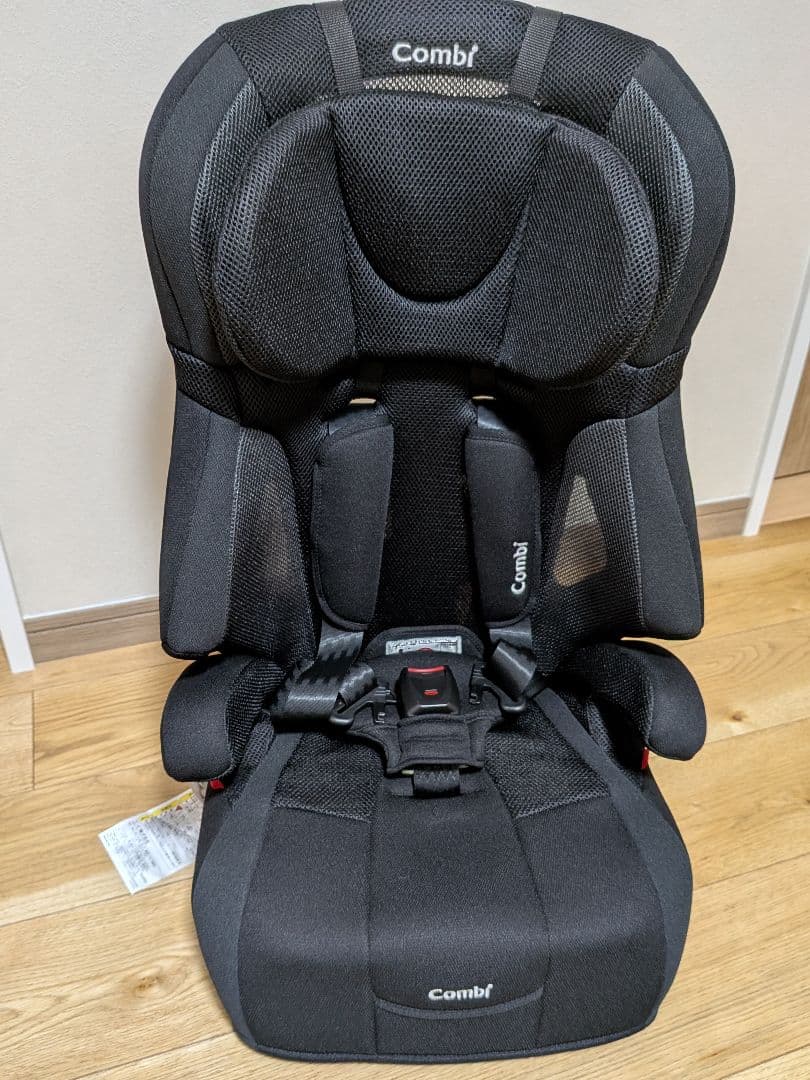 コンビジョイトリップエアスルーGG チャイルドシート．ジュニアシート