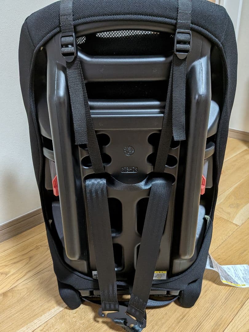 コンビジョイトリップエアスルーGG チャイルドシート．ジュニアシート
