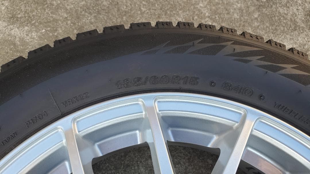 アルミ付きスタッドレスタイヤ　バリ山　バラ販売　185/60R15　4穴