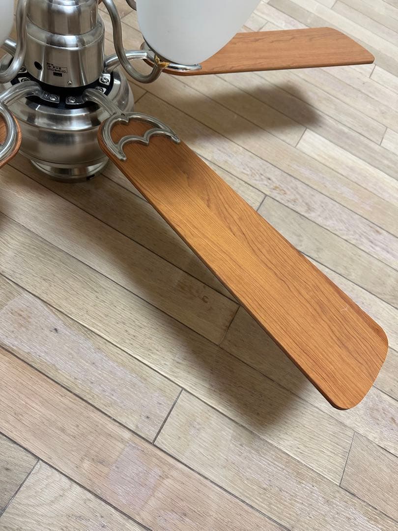 【直接引取可能】ODELIC 5枚羽根ライト付シーリングファン定価¥36,380