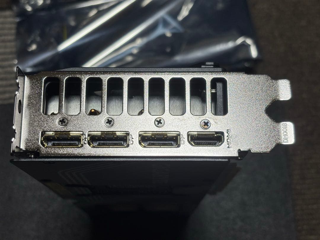 GIGABYTE GEFORCE RTX 5070 本体