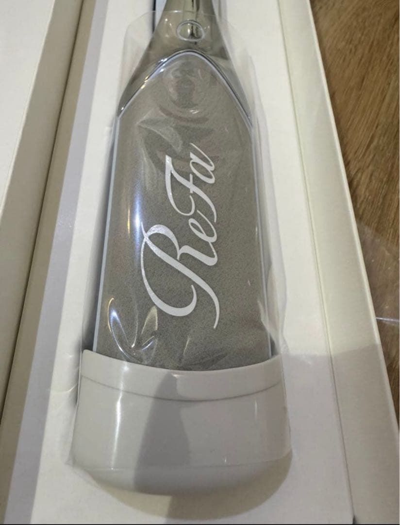 【送料無料】新品未使用品リファ ストレートアイロン　ケース付き