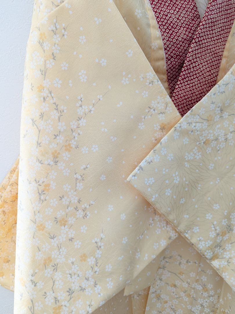 きものやまと誂製 カラー長襦袢 薄黄地に桜 半襟付き