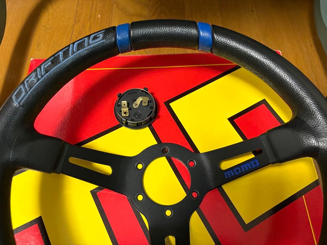 ロンベルク正規品 momo DRIFTING ステアリング 黒/青 33φ