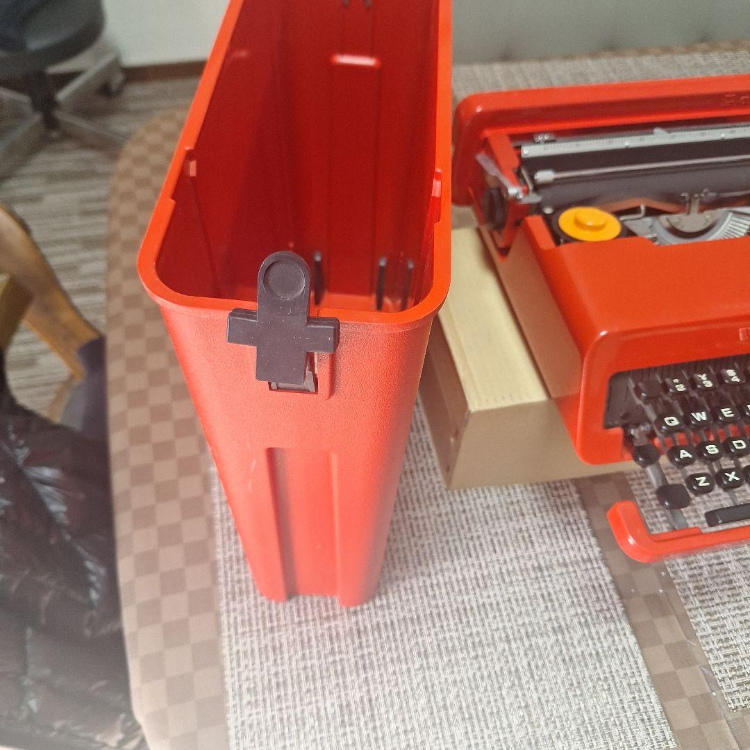 オリベッティ、バレンタイン、タイプライター