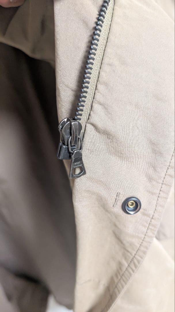 COMOLI コットンナイロンフーデッドコート/モッズコート/BEG/美品。