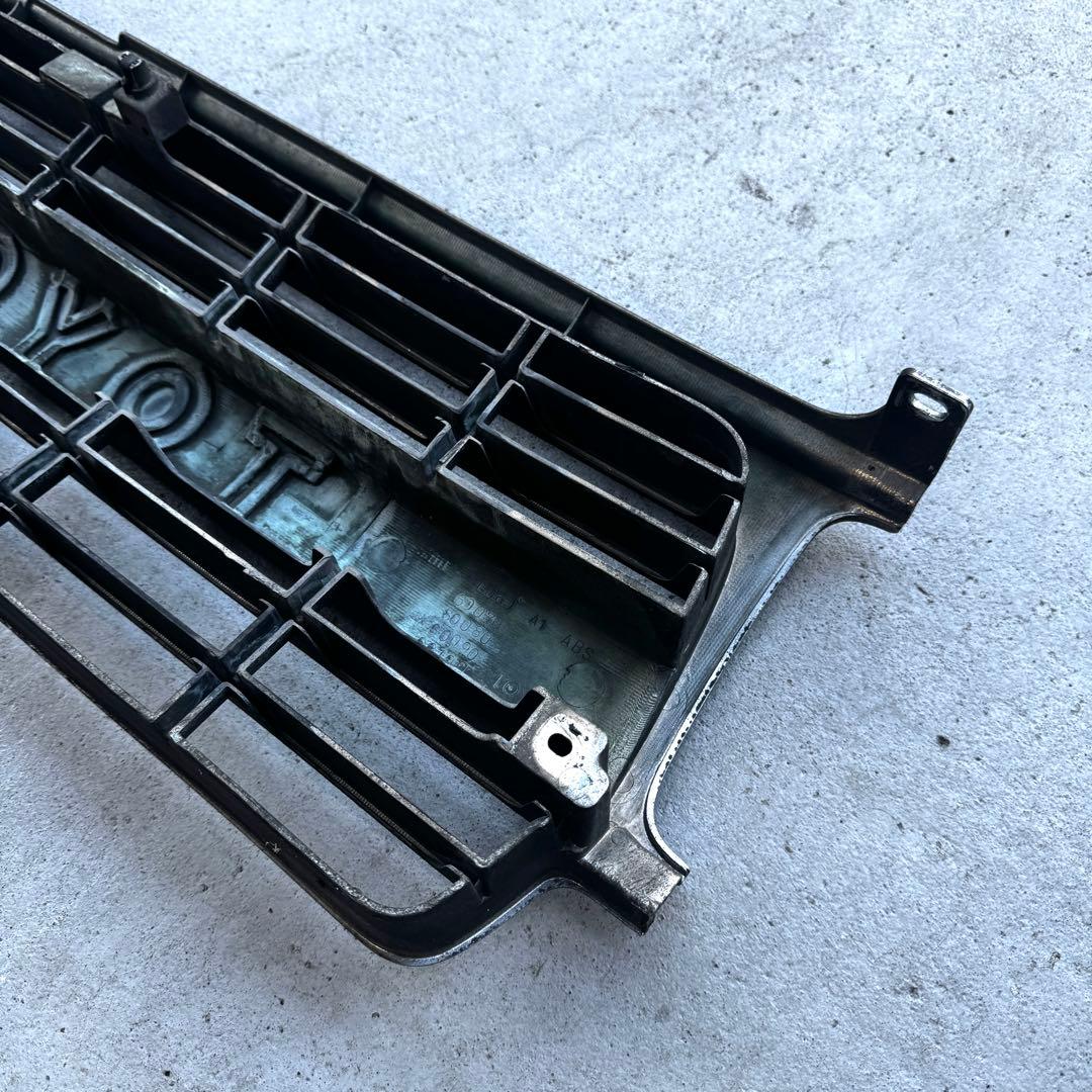 80系 ランドクルーザー 純正フロントグリル